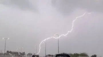 تقلبات الطقس في السعودية غدًا السبت تشمل أمطار رعدية ورياح نشطة وضباب يغطي عدة مناطق 1